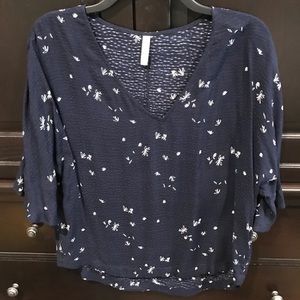 3/4 length sleeve shirt